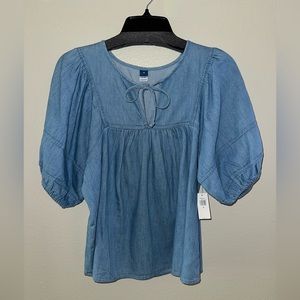 Woman’s Old Navy Puff Sleeve Denim Shirt